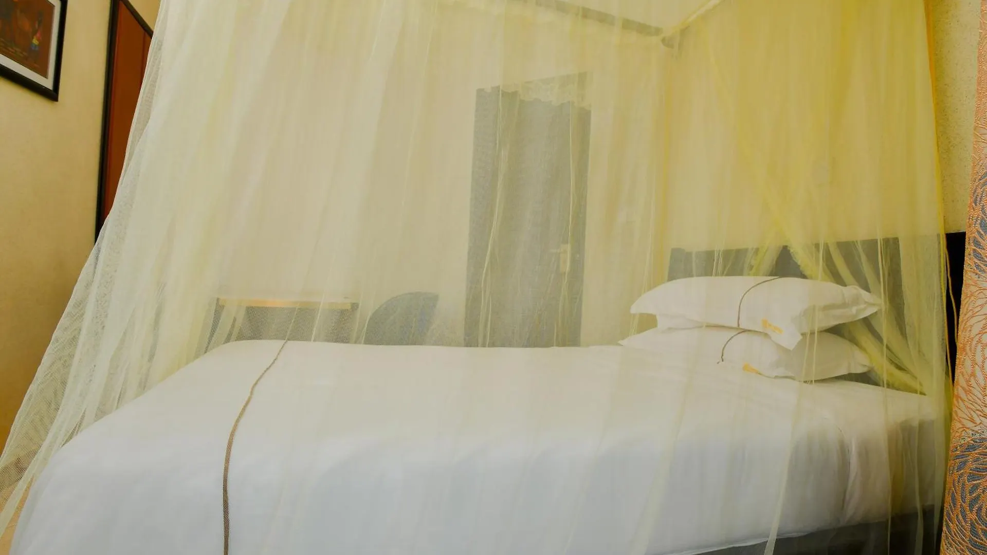 ****  Fancy Hotel Munyonyo Kampala Uganda