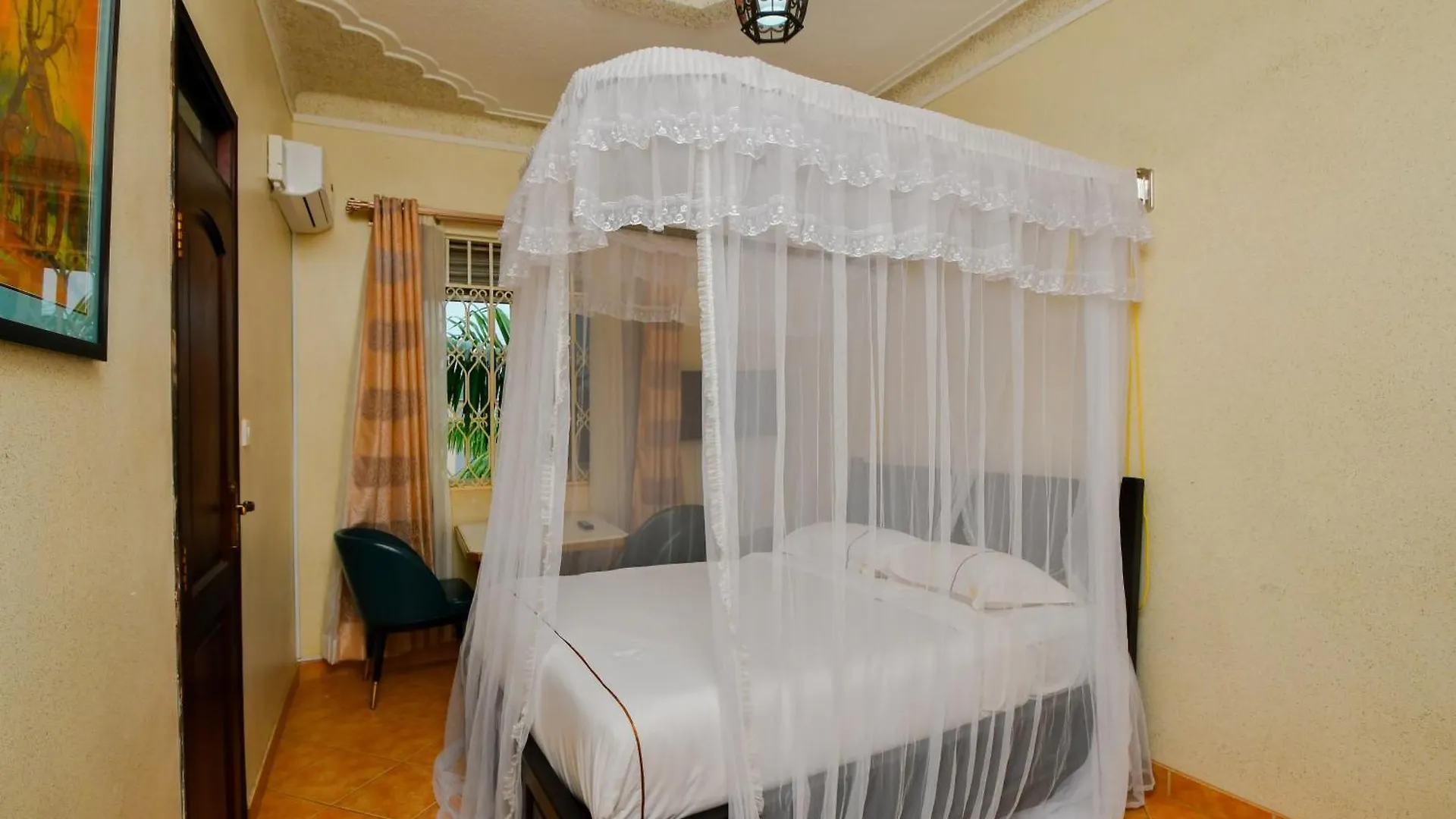 Fancy Hotel Munyonyo 坎帕拉