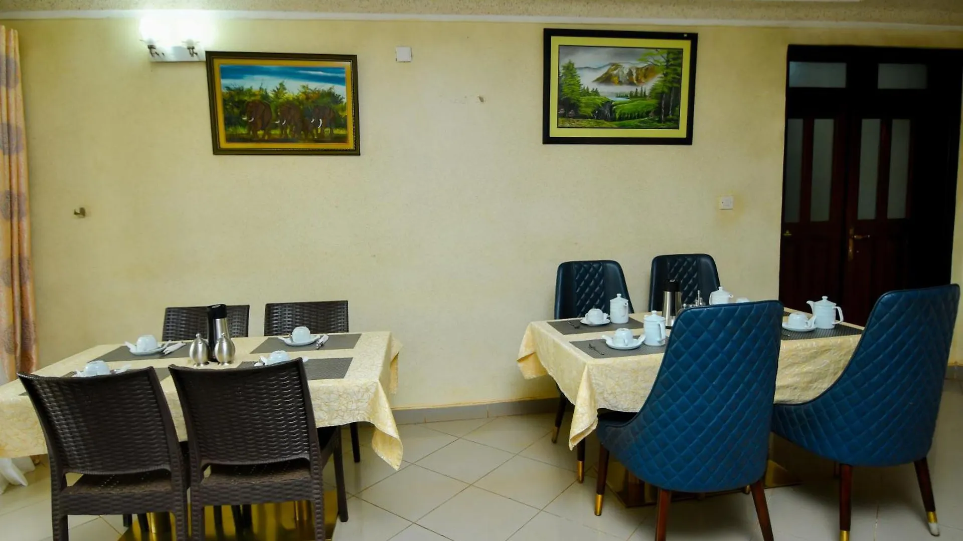Fancy Hotel Munyonyo 坎帕拉