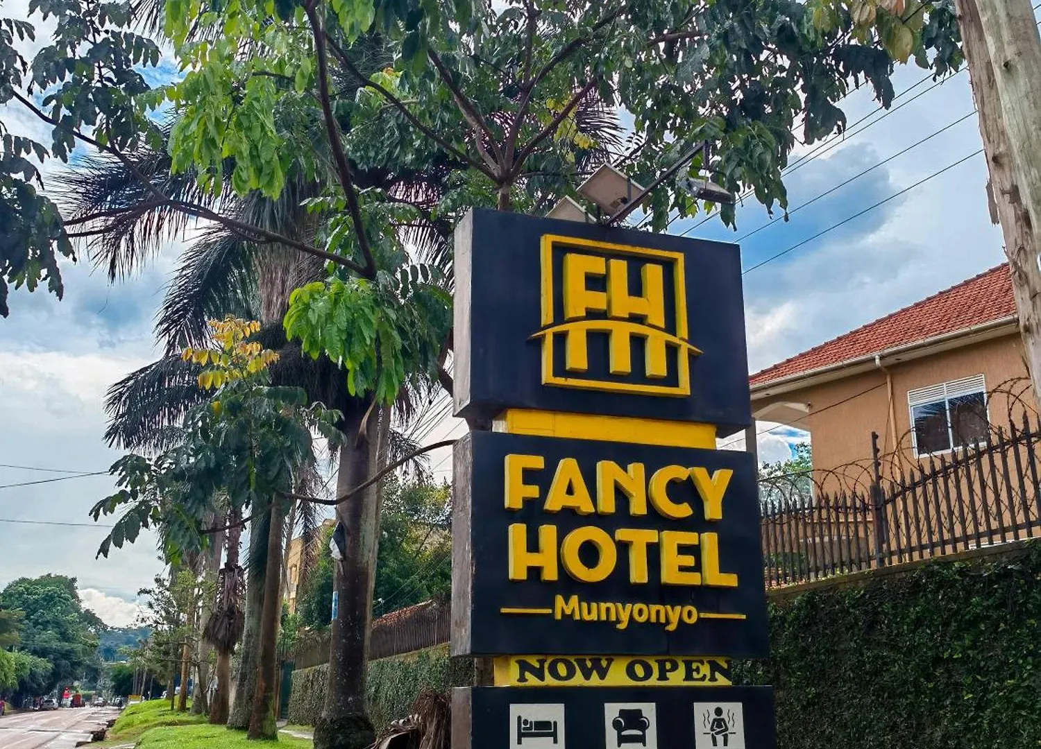Fancy Hotel Munyonyo 坎帕拉