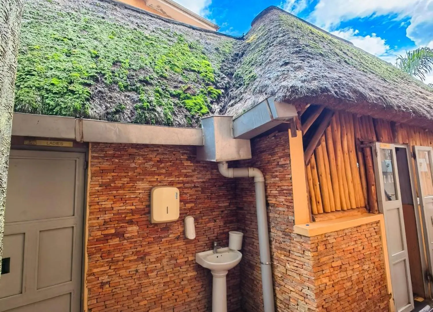 Fancy Hotel Munyonyo 坎帕拉 乌干达